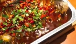外卖爆料烤鱼视频播放,外卖视频引网友热议